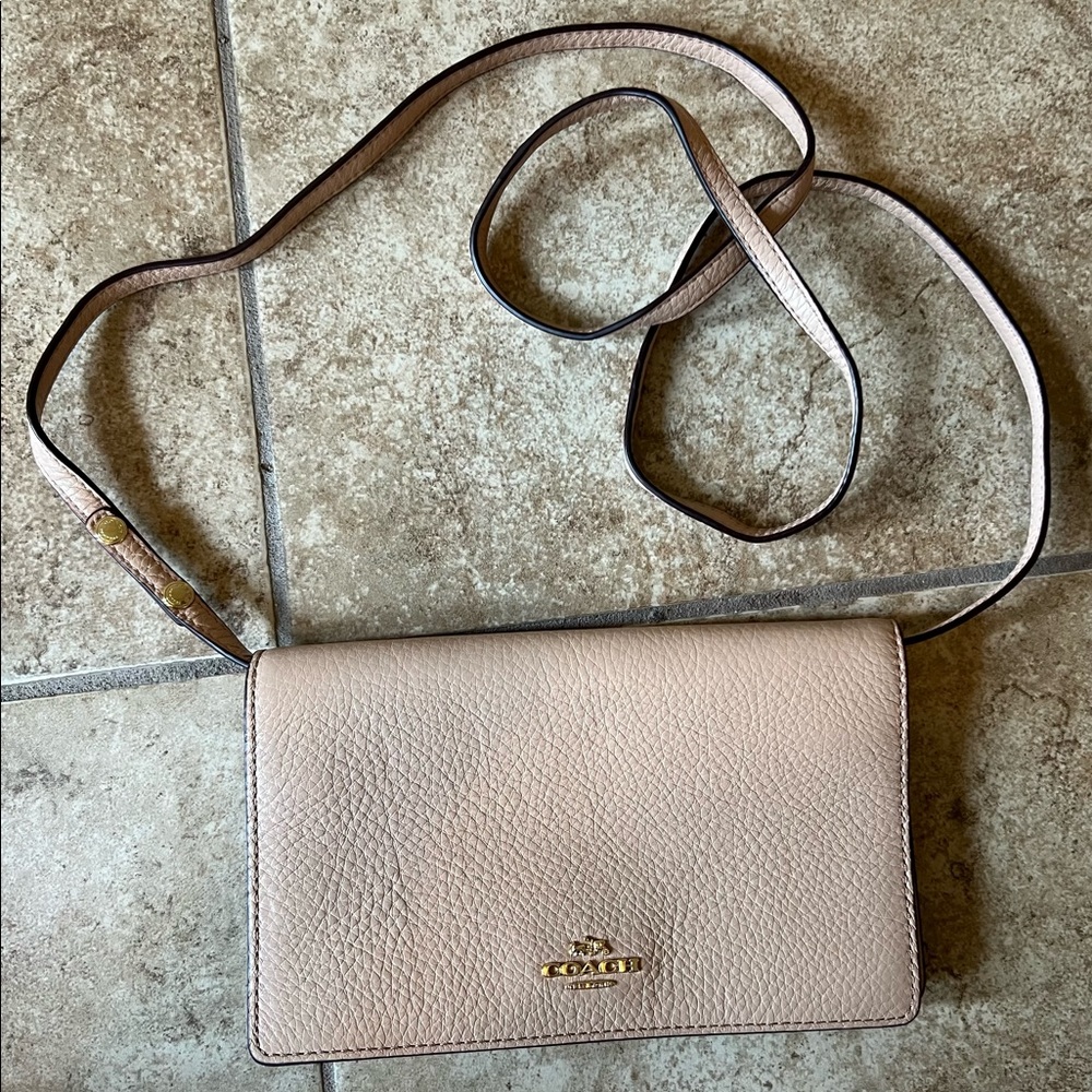 Coach Wallet w/ detachable Crossbody Strap